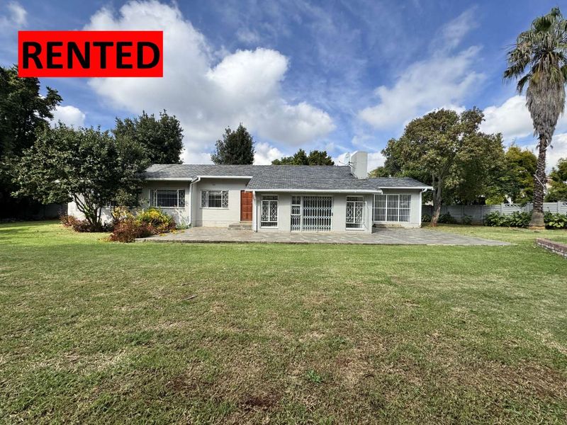 Newly Renovated 4 Bedroom Family Home in Northcliff - Photo 1