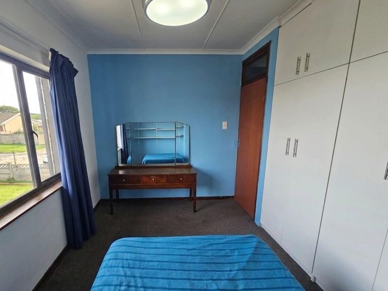 Bright and spacious 3-bedroom unit available in a very popular area on the Bluff! - Photo 7