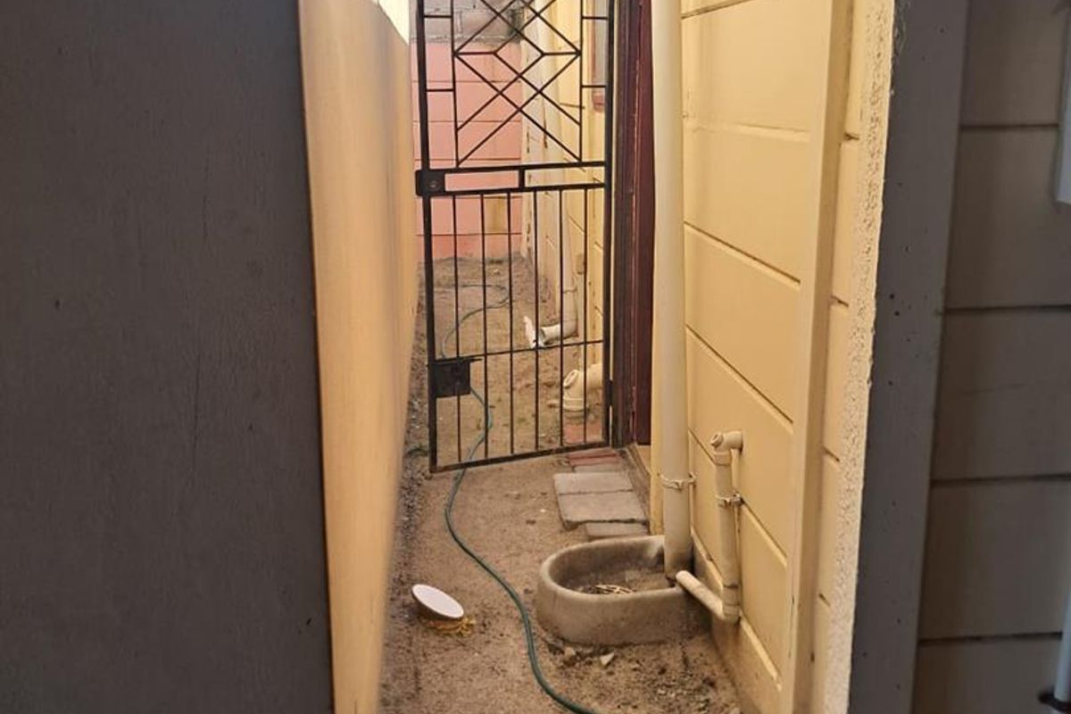 2 Bedroom Flat to Rent in Mandela Park - Photo 4