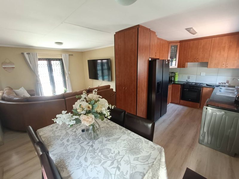 BEAUTIFUL FAMILY HOUSE FOR SALE IN ZWARTKOP!!!!!! - Photo 5