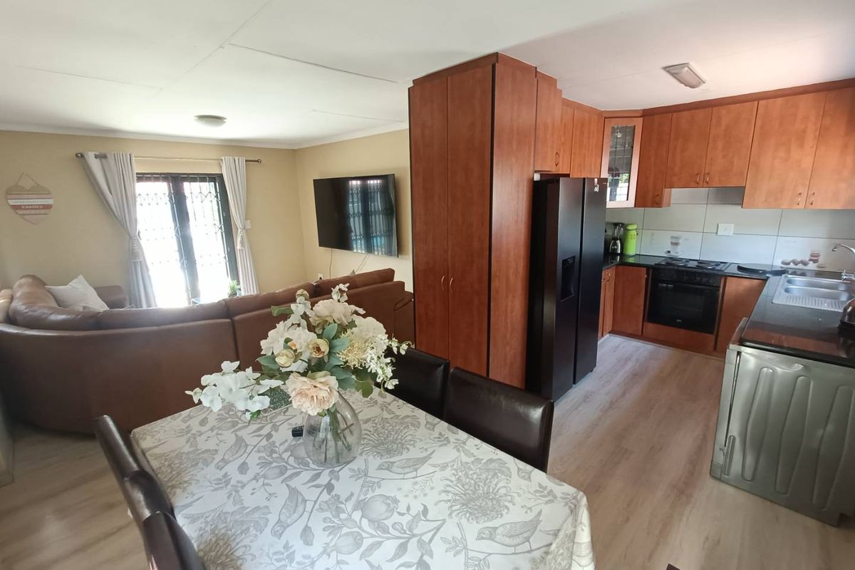 BEAUTIFUL FAMILY HOUSE FOR SALE IN ZWARTKOP!!!!!! - Photo 5