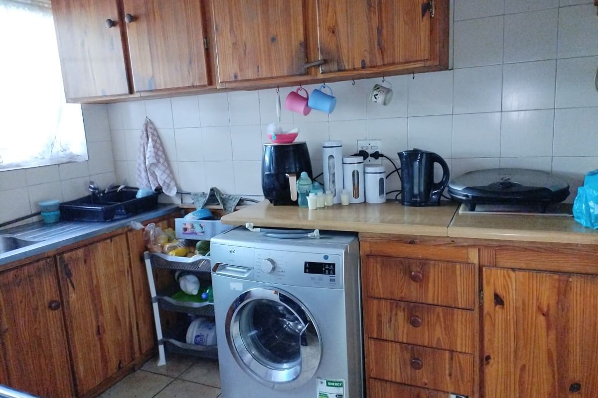 This lovely unit is up for grabs! Perfect for first time home buyers or start up family - Photo 5