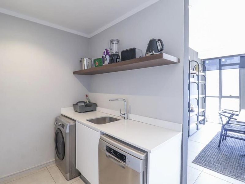 A FULLY FURNISHED HOTEL APARTMENT - Photo 6