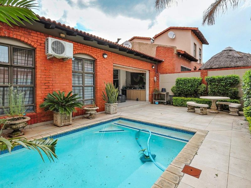 The New Classic: Uncompromised Self-Sufficiency - Photo 2