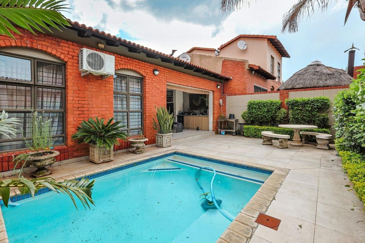 The New Classic: Uncompromised Self-Sufficiency - Photo 2