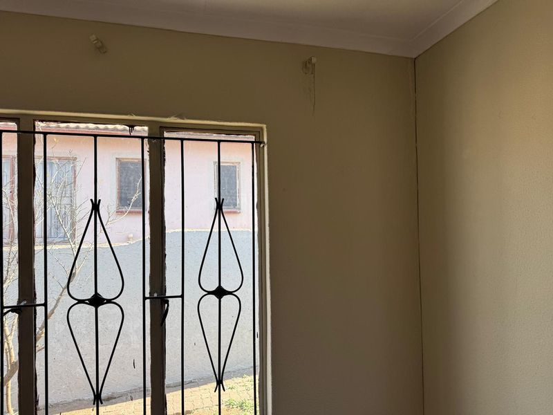 Neat 3 bedroom home - Photo 5