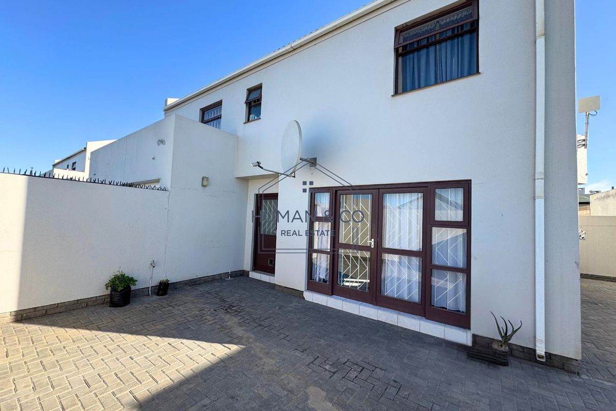 Spacious 3-bedroom townhouses near Lagoon and town center (6 *Townhouses) - Photo 2