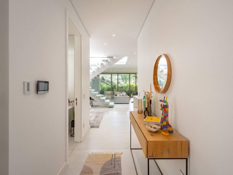 Modern Three Bedroom Home for Sale in Prestigious One Iris, Morningside - Photo 4