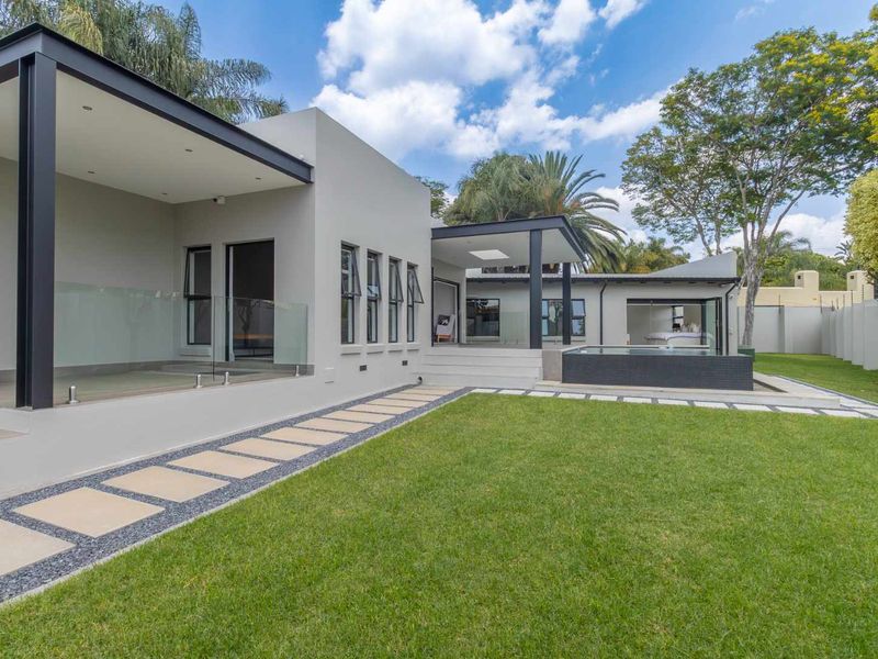 Exceptional, Immaculate, Modern Home for Sale in Hurlingham Manor - Photo 1