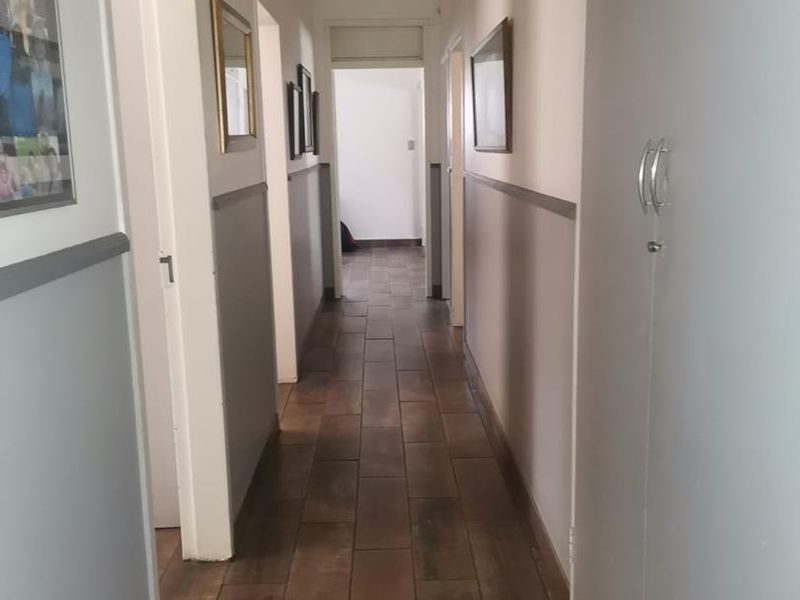 4 Bedroom House For Sale in Vanderbijlpark SE1 - Photo 7