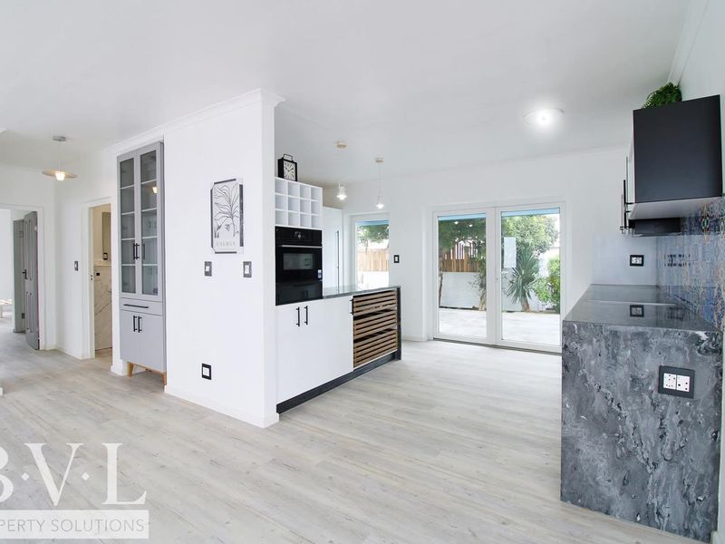 House for Sale in Swakopmund - N$ 6 420 000 - Photo 3