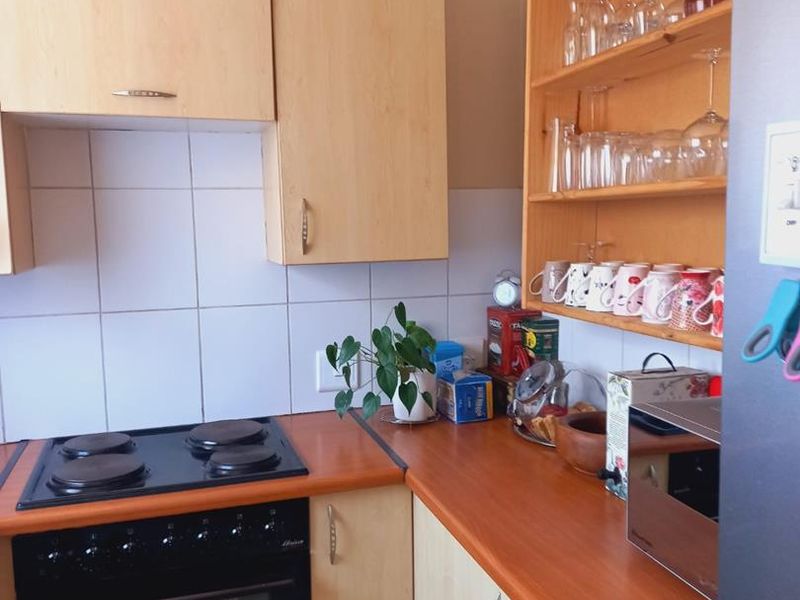 Modern 1-Bedroom Apartment for Sale in Willow Acres Estate - Photo 7