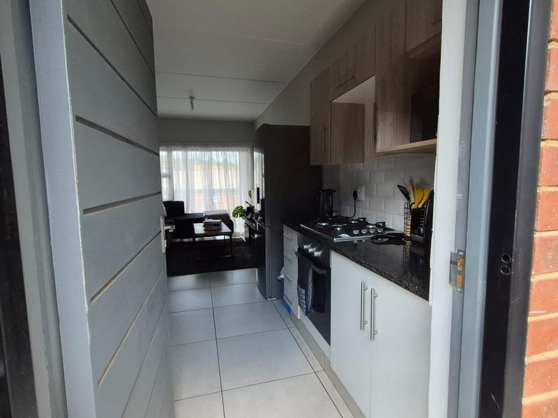 Ember Apartments – Where Modern Living Meets Nature’s Tranquility - Photo 2