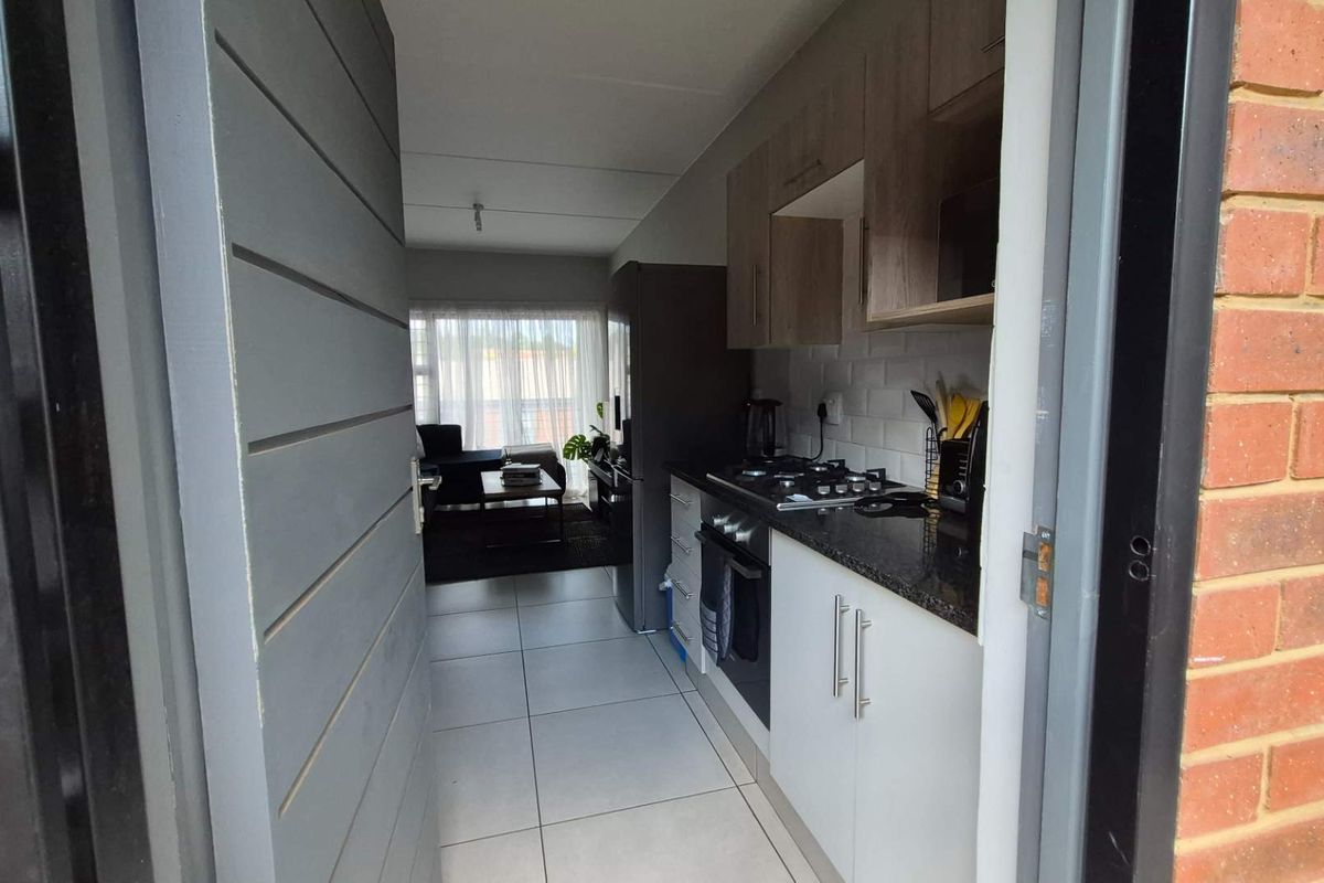 Ember Apartments – Where Modern Living Meets Nature’s Tranquility - Photo 2