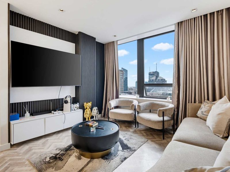Modern Fully Furnished 1-Bedroom Apartment in Foreshore Place CBD - Photo 6