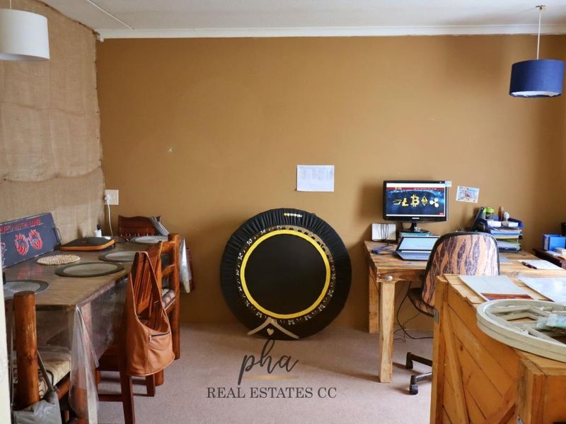 Beachfront House with Flat For Sale in Swakopmund - Photo 6