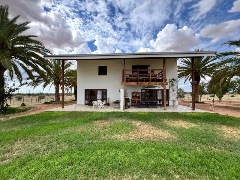 Game and cattle farm near Wilhelmstal, just 160 km from Windhoek and 200 km from Swakopmund - Photo 1