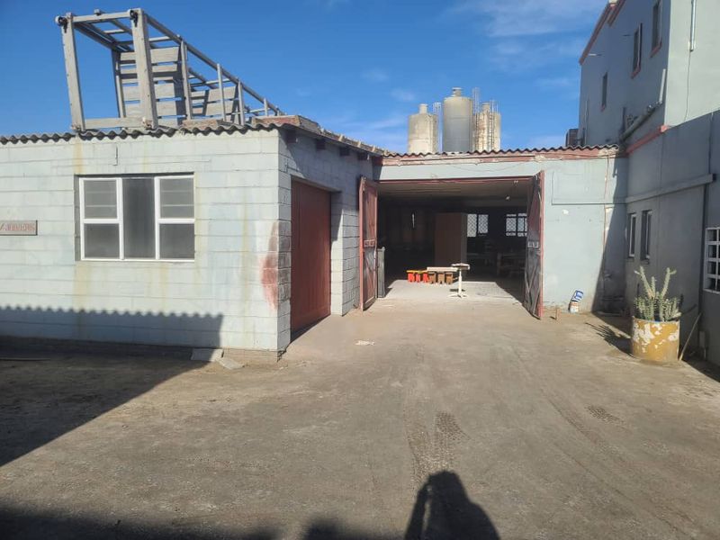 Prime Industrial Property in Walvis Bay. - Photo 9