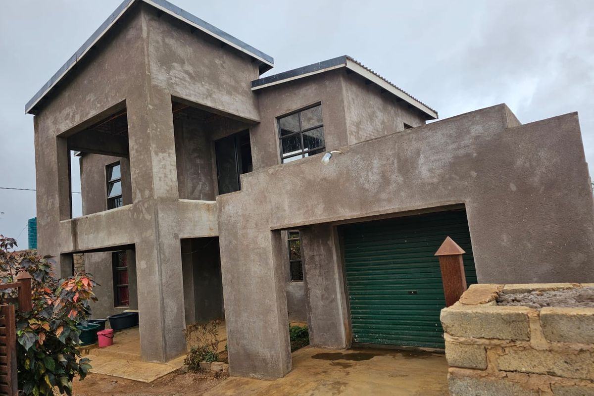 FOR SALE: Double-Storey Home in Madombidzha Zone 1, Sinthumule - Photo 2