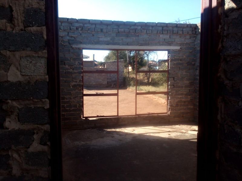 Unfinished 4 bedrooms house for sale in Itsoseng,Pretoria - Photo 6