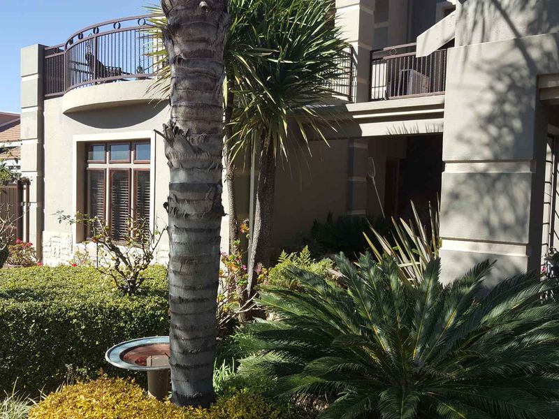 SECURE EXCELLENT LOCATION - EXCLUSIVE SOLE MANDATE! - Photo 3