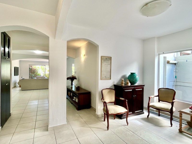 A stunning , modern duplex in secure complex on the beachfront!!! - Photo 10