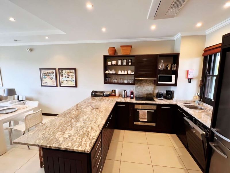 SPACIOUS ONE BEDROOM TWO BATHROOM APARTMENT WITH RENTAL LICENSE - Photo 5