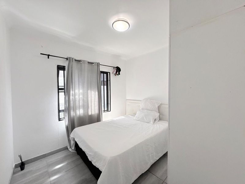 FULLY FURNISHED - Photo 10