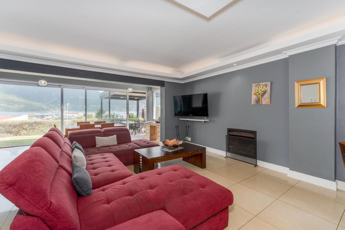 Luxury Investment Property in Hout Bay - Photo 4