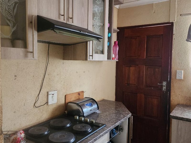 Your Starter Home awaits in Tlhabane West 🏡🌻🏠 - Photo 3