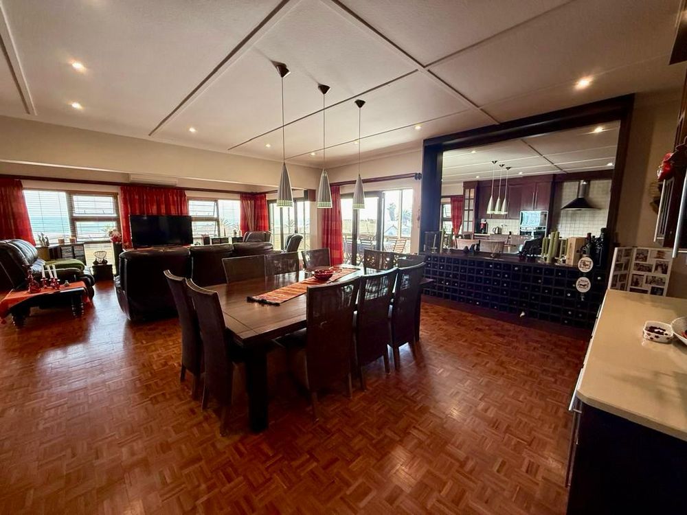 Open-plan kitchen, lounge and dining room