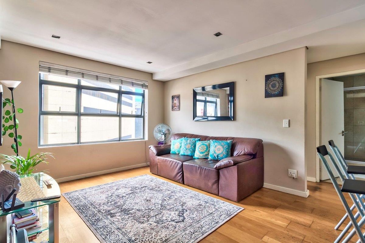 Stylish 1-Bedroom Apartment with Table Mountain Views, Parking & Storeroom — Airbnb Friendly - Photo 4