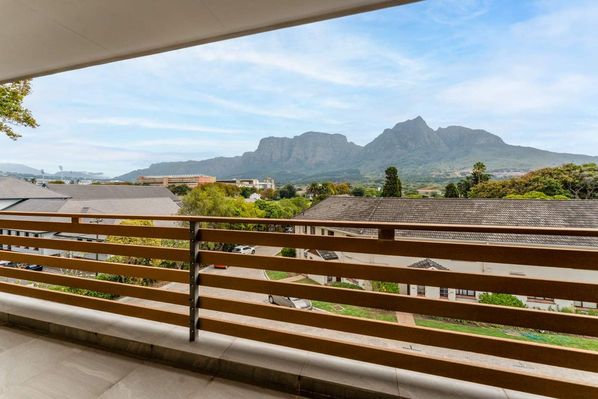 Loft apartment living at its finest 2 bedrooms 2 bathrooms panoramic mountain views plus 2 secure basement parking bays plus a lift. - Photo 3