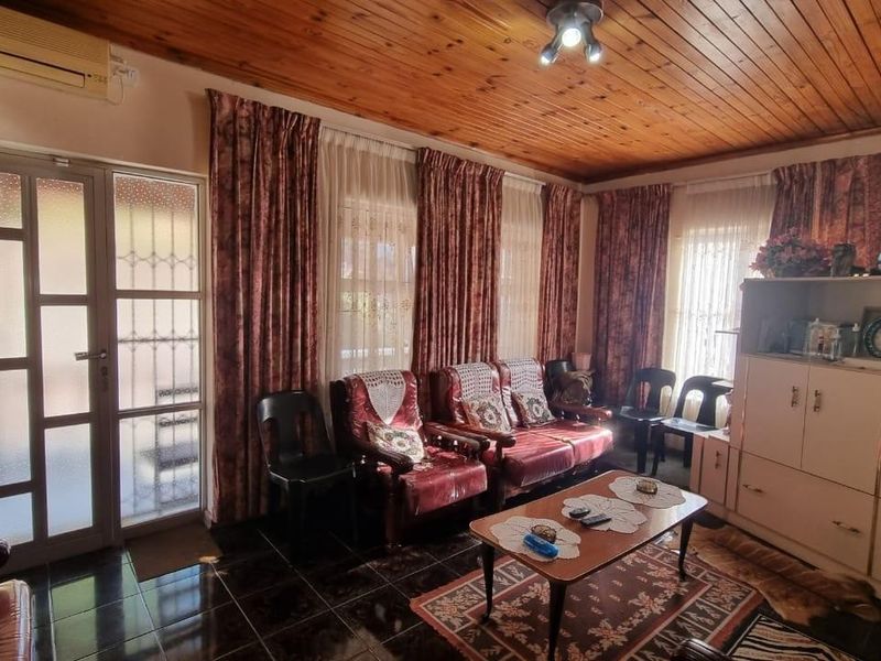 4 Bedroom House for sale Shallcross - Photo 5