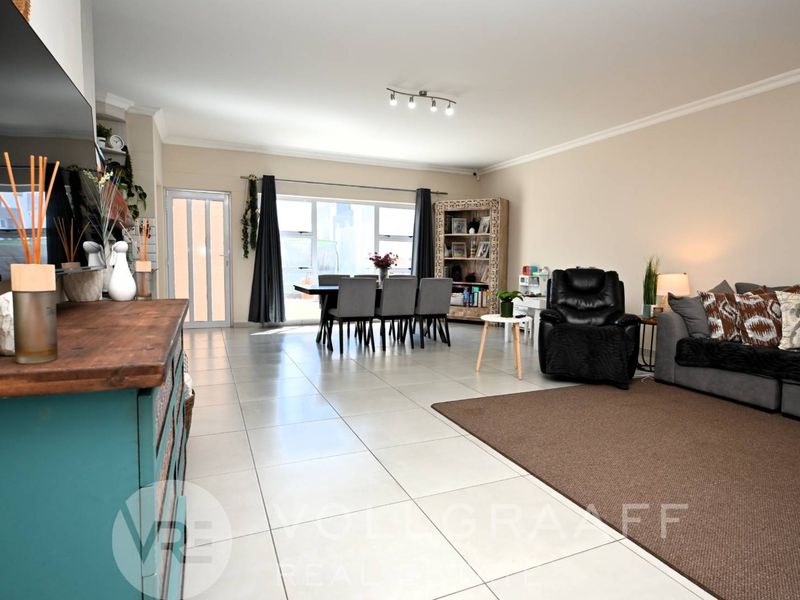 Spacious Three Bedroom Townhouse For Sale in Swakopmund Extension 39 - Photo 9