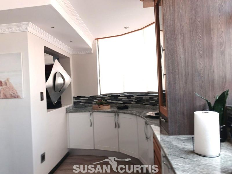 Luxury Double Storey Home - Photo 9