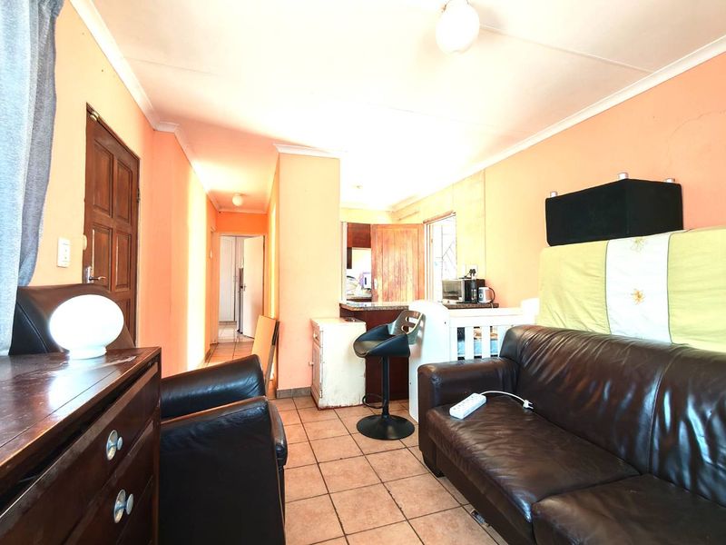 9 Bedroom  House for Sale in Cosmo City - Photo 6