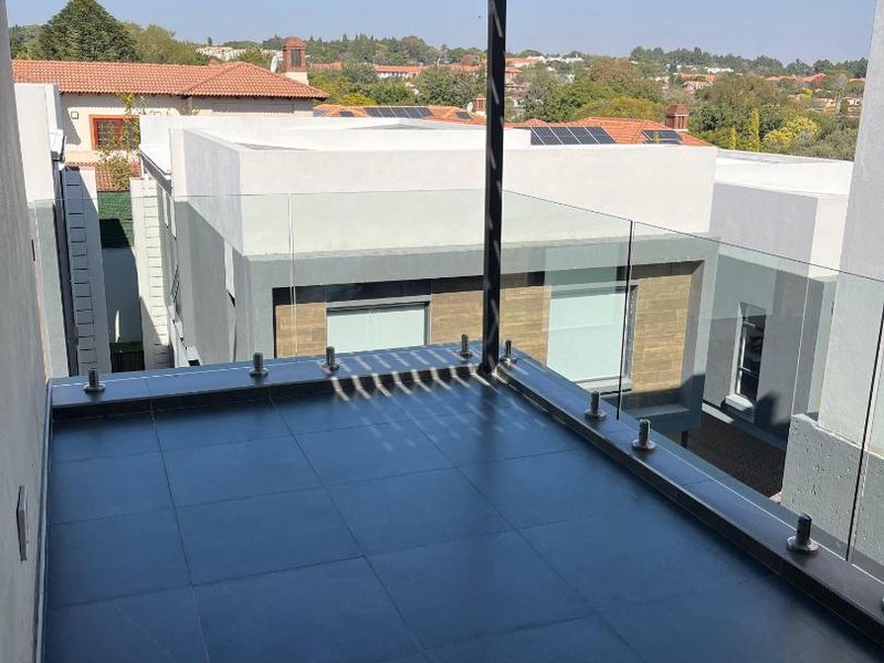 Modern Prestige Living in the Heart of Bryanston West - Photo 9