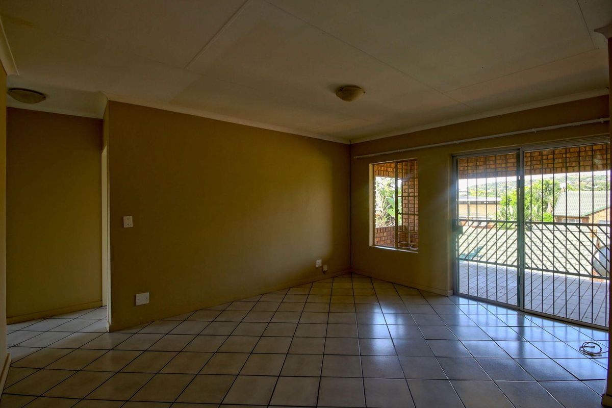 First-floor, 2 bed 1 bath unit in Faerie Glen - Photo 2