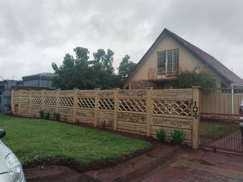House For Sale in Florentia, Alberton - Photo 3