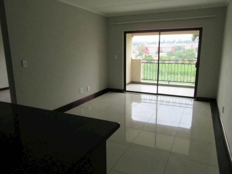 2 Bedroom Apartment for Sale in Noordwyk - Midrand. - Photo 6