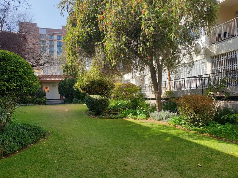 1 BEDROOM APARTMENT FOR SALE IN ROSEBANK - Photo 1