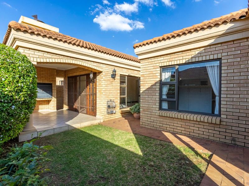 Charming full title, low maintenance face brick home for sale in Farrarmere - Photo 5