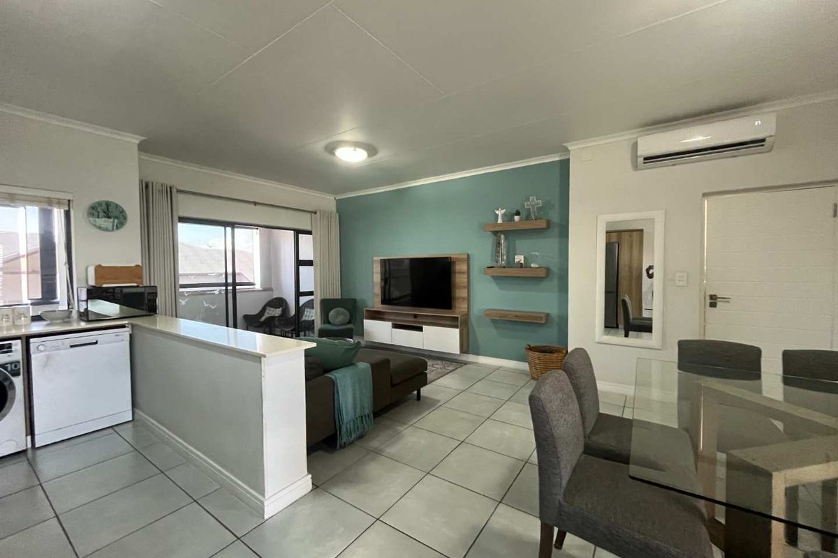 Tastefully Fully Furnished Top-Floor Unit for Rent – Ballito Hills - Photo 4