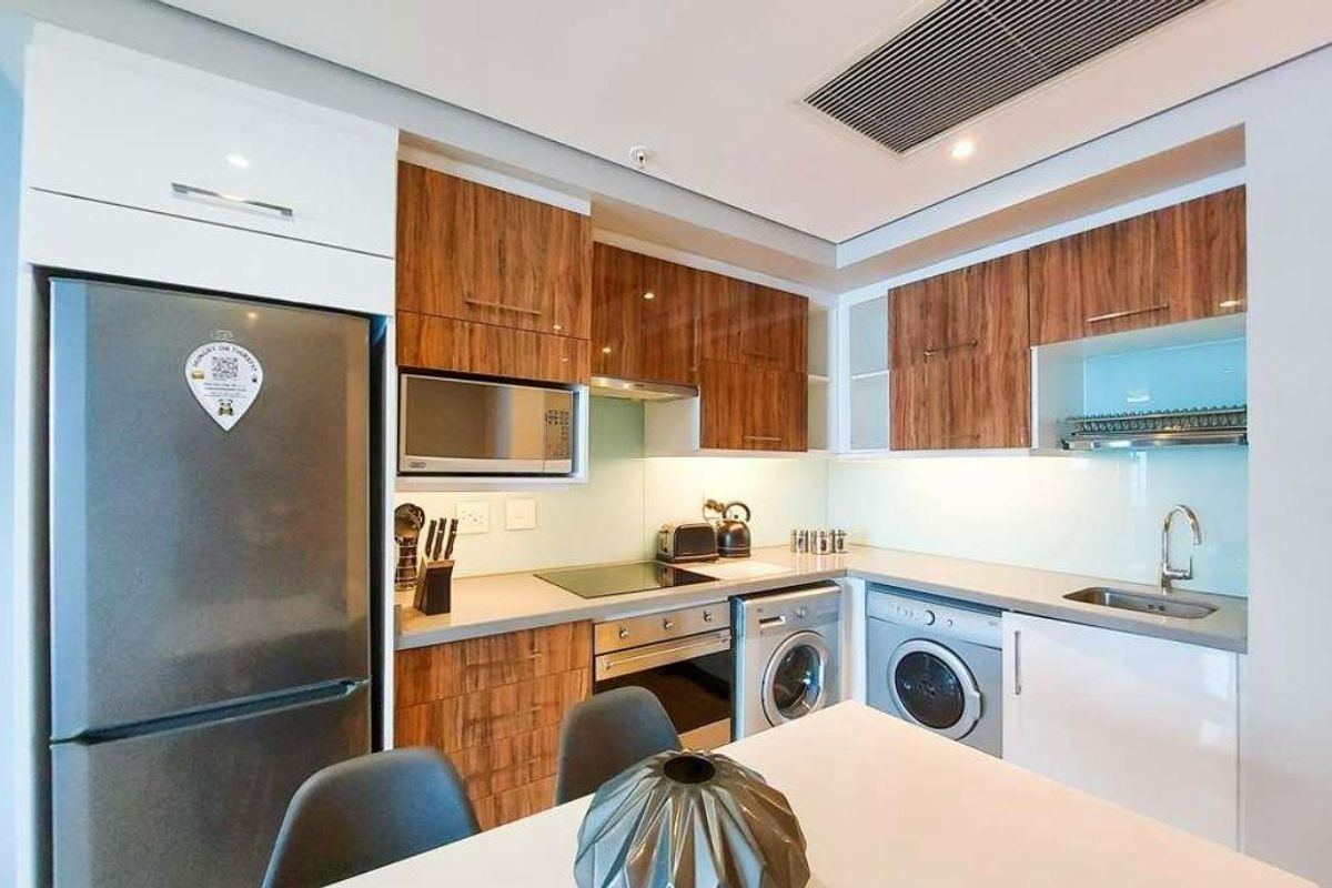 Luxury Sea-Facing Apartment for Sale in Umhlanga – Exclusive Beachfront Living - Photo 4