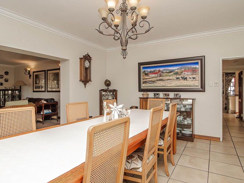 Secluded Luxury Home with Stunning Bird Sanctuary Views - Photo 8