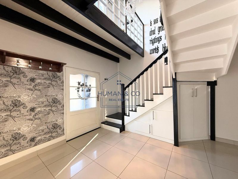 Ideal Starter Home near schools and town center - Photo 3