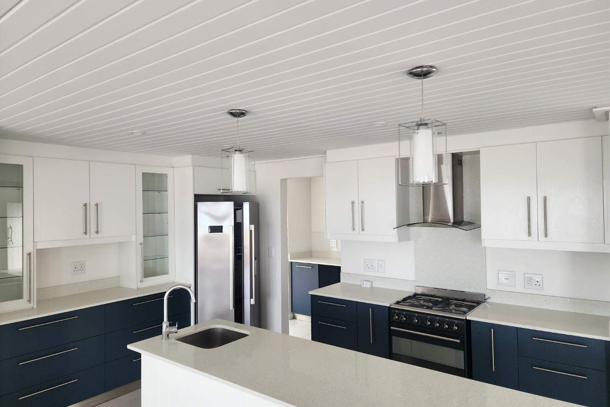 **Modern Coastal Retreat with Unparalleled Sea Views** - Photo 5