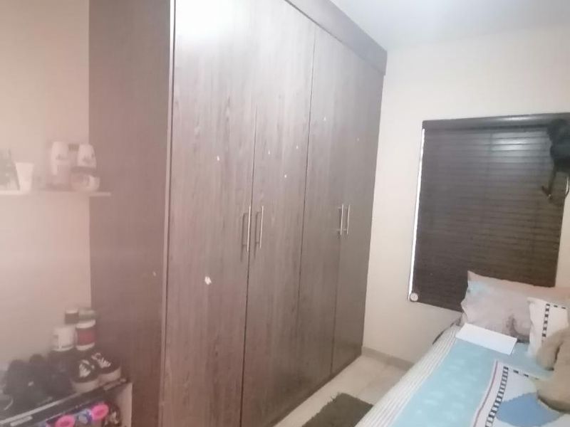 3 BEDS, 2 BATHS TOWNHOUSE FOR SALE IN NORKEM PARK EXT 2. - Photo 8