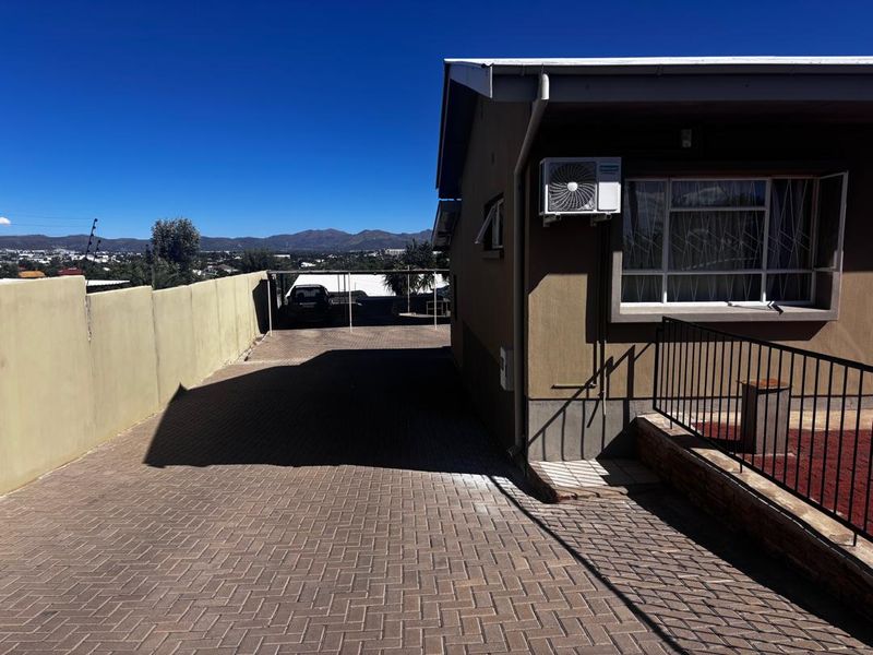 Windhoek West: 4 Bedroom house with Flat is For Sale - Photo 10